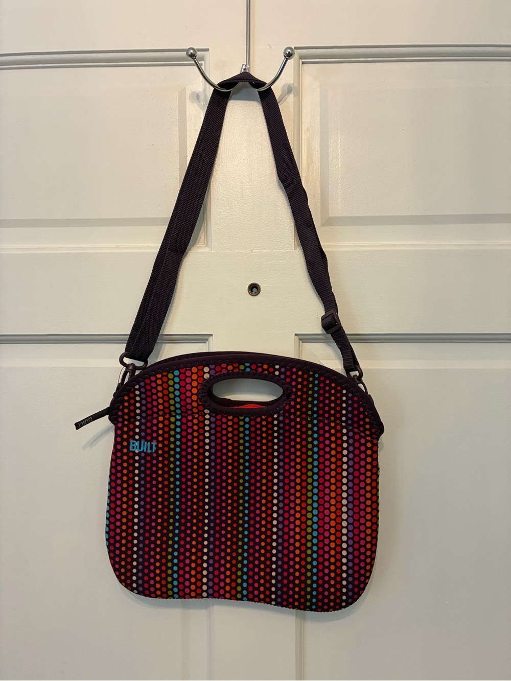BUILT Multicolor Dot Neoprene lunch Bag in Red and Black